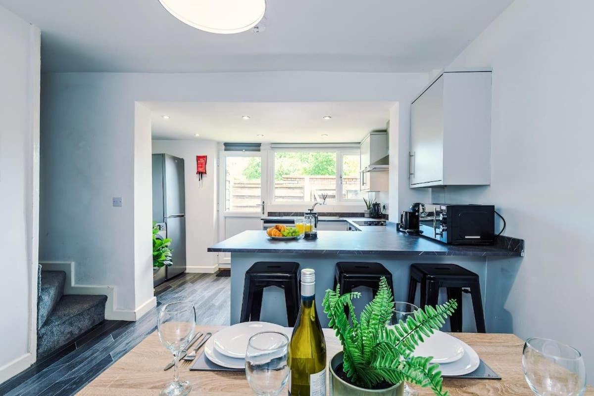 Manchester - Terraced Cottage エクステリア 写真